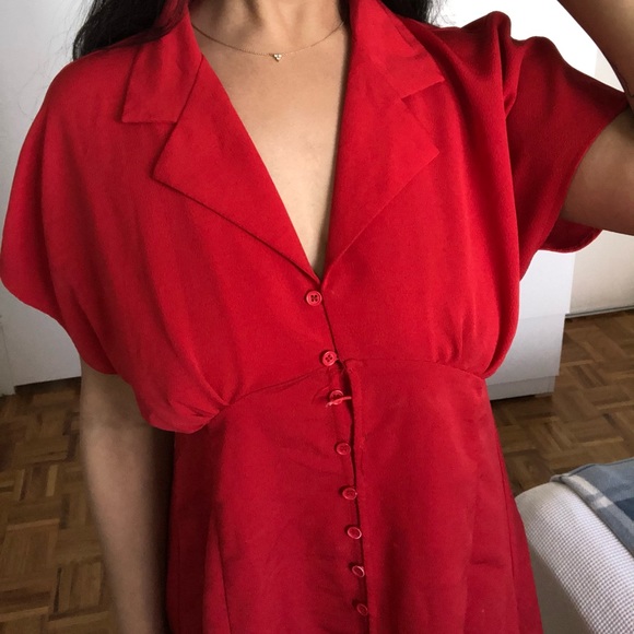 Vibrant red-collard dress - Picture 2 of 2
